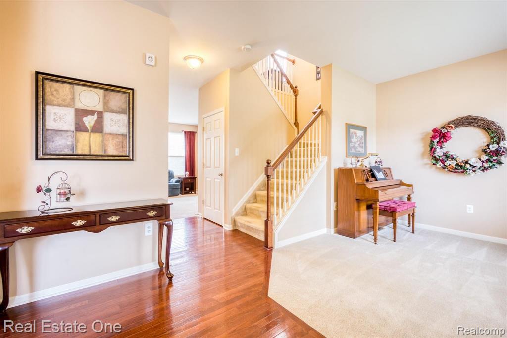 3751 Hogan Circle Rochester Hills, MI 48307 - Photo 5 of 47