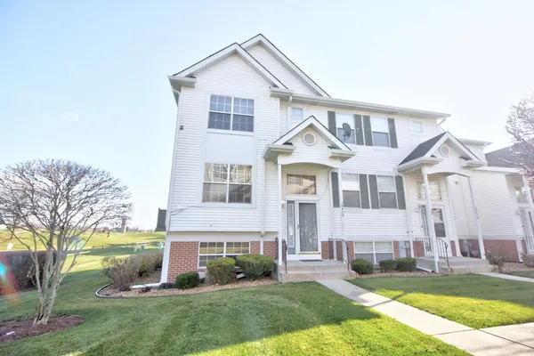 $2,500 | 16472 Teton Drive, Unit D, Lockport, IL 60441