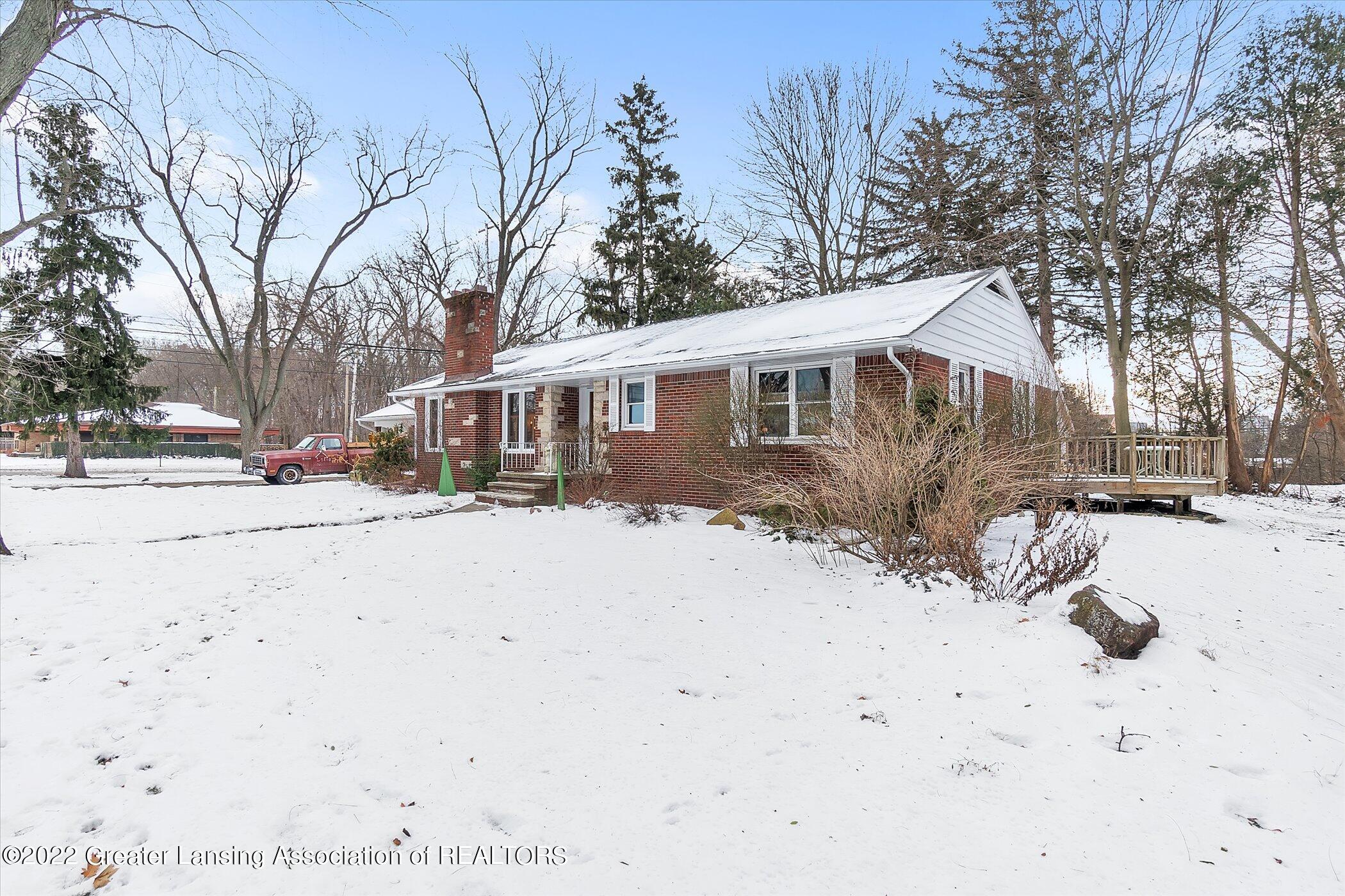 103 Oxford Road East Lansing, MI 48823 - Photo 4 of 36 04-103-Oxford-Rd-WindowStill-Real-Estate