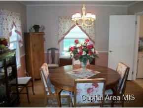 525 Rosedale Boulevard Jacksonville, IL 62650 - Photo 3 of 12 Gallery Image 3