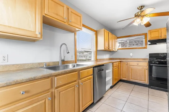 $2,750 | 12 Wilmington Avenue, Unit 2, Boston, MA 02124