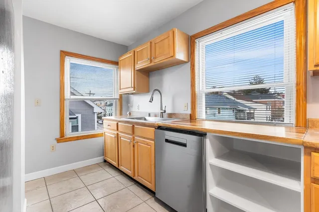 $2,750 | 12 Wilmington Avenue, Unit 2, Boston, MA 02124