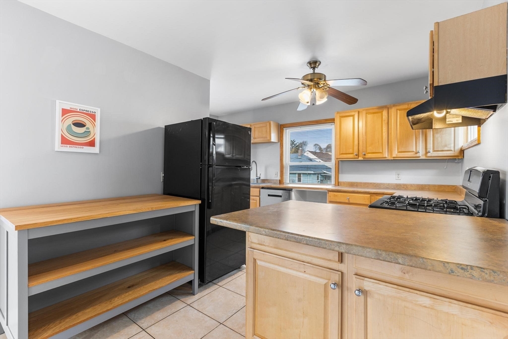 12 Wilmington Avenue, Unit 2 Boston, MA 02124 - Photo 4 of 24