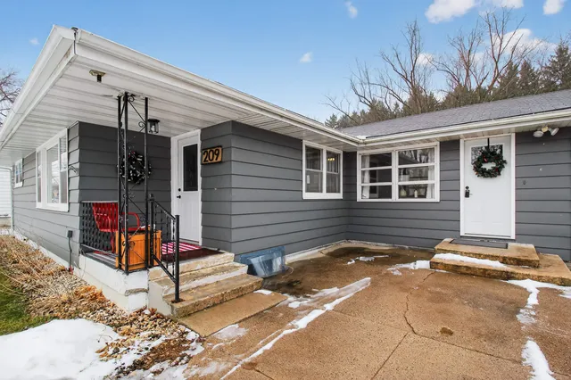 $320,000 | 209 West Chestnut Street, Pardeeville, WI 53954