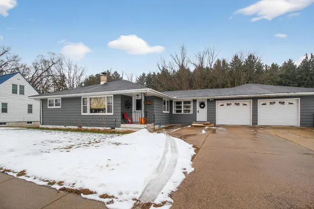 $320,000 | 209 West Chestnut Street, Pardeeville, WI 53954