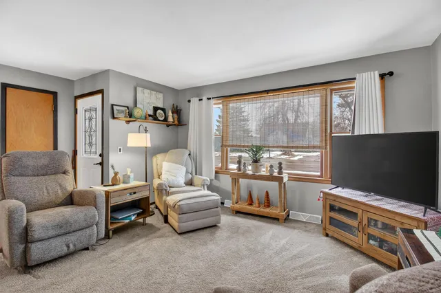 $320,000 | 209 West Chestnut Street, Pardeeville, WI 53954