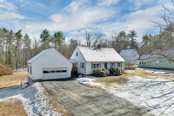 $495,000 | 121 Londonderry Turnpike, Auburn, NH 03032