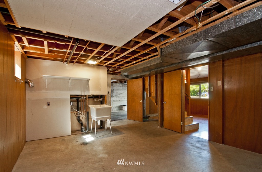1905 Southwest Webster Street Seattle, WA 98106 - Photo 12 of 15 Gallery Image 12