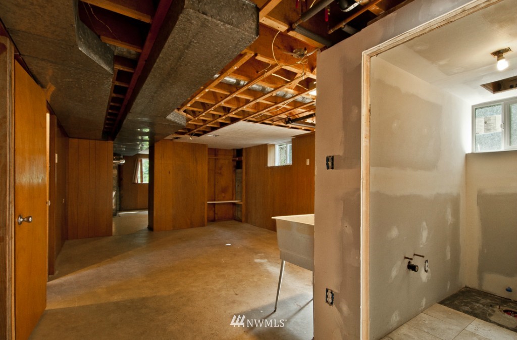 1905 Southwest Webster Street Seattle, WA 98106 - Photo 13 of 15 Gallery Image 13