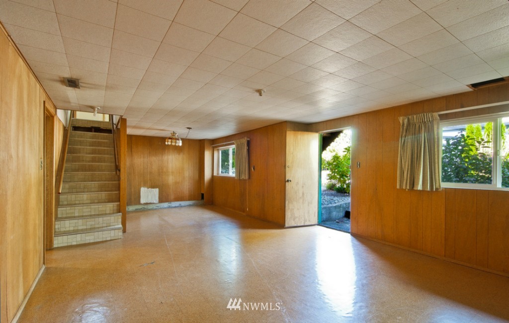 1905 Southwest Webster Street Seattle, WA 98106 - Photo 5 of 15 Gallery Image 5