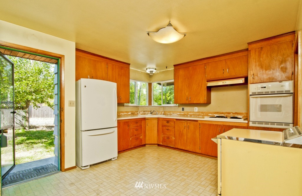 1905 Southwest Webster Street Seattle, WA 98106 - Photo 6 of 15 Gallery Image 6