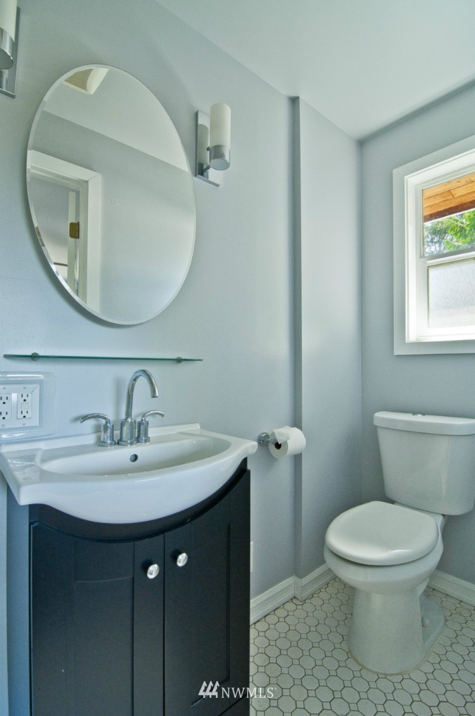 1905 Southwest Webster Street Seattle, WA 98106 - Photo 10 of 15 Gallery Image 10