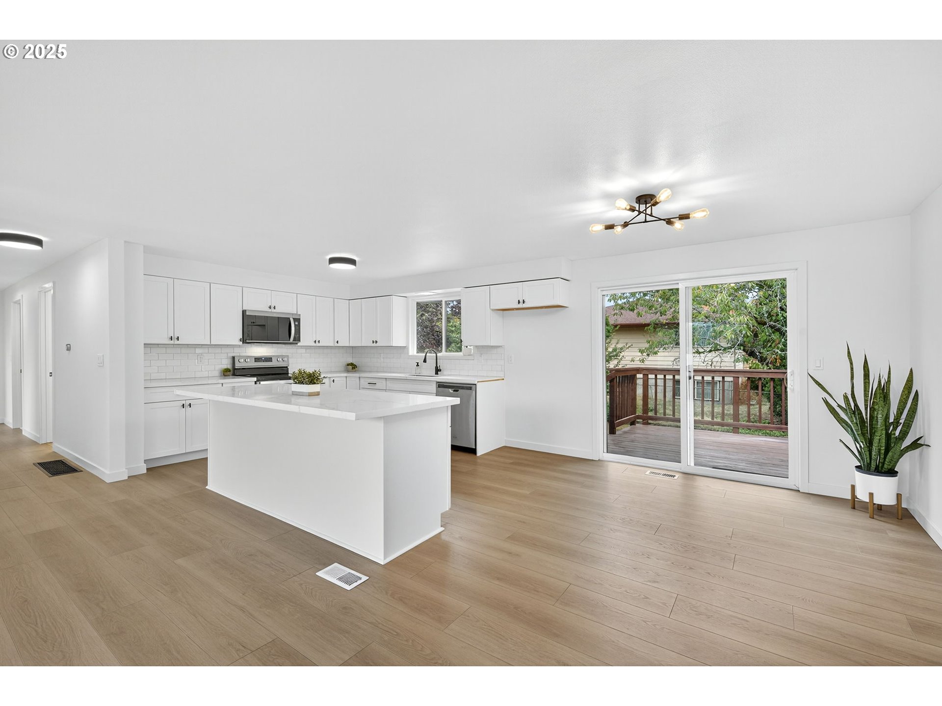 1475 Southwest 4th Street Gresham, OR 97080 - Photo 10 of 37 Gallery Image 10