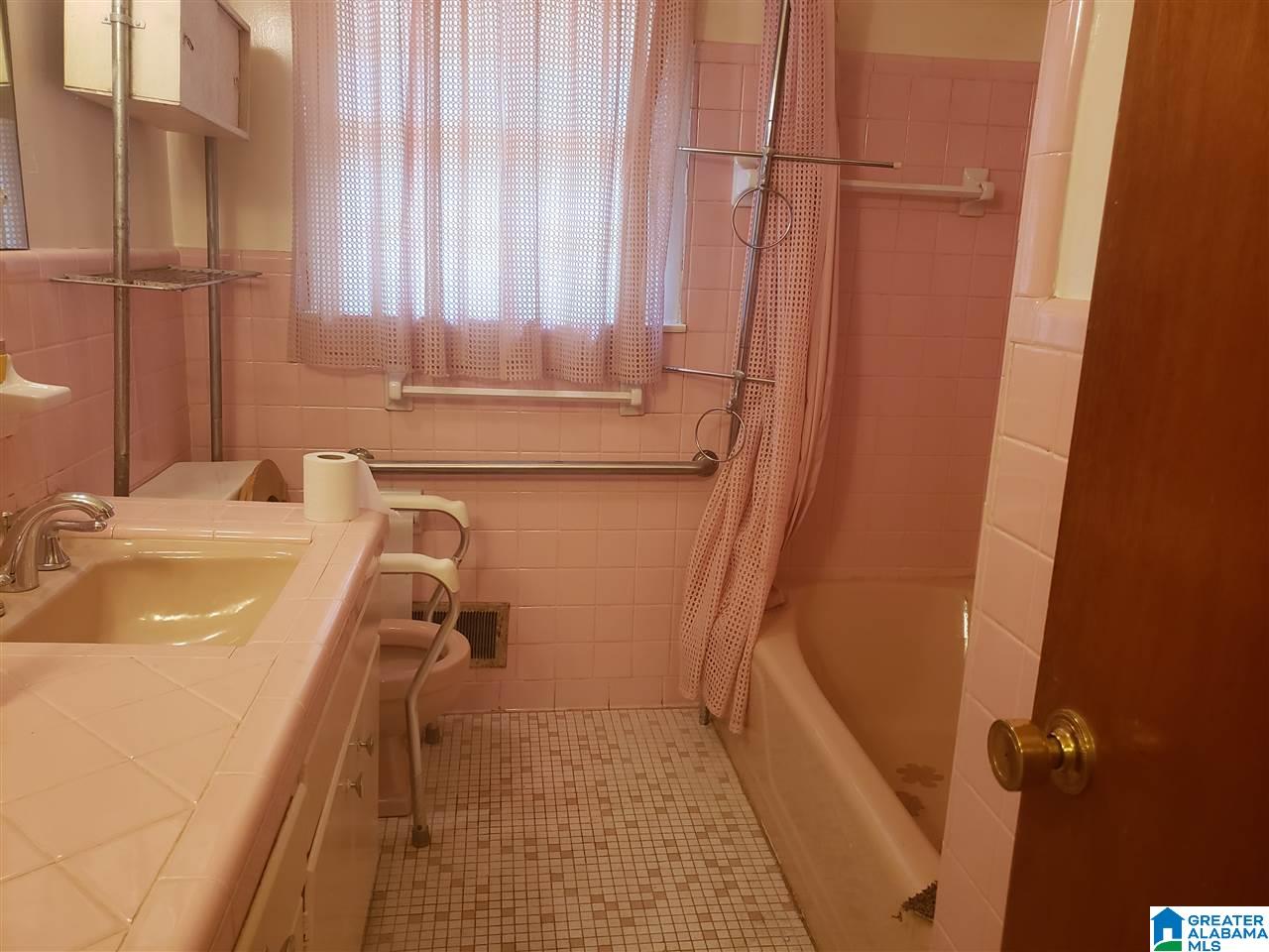 1525 Maple Avenue Southwest Birmingham, AL 35211 - Photo 11 of 27