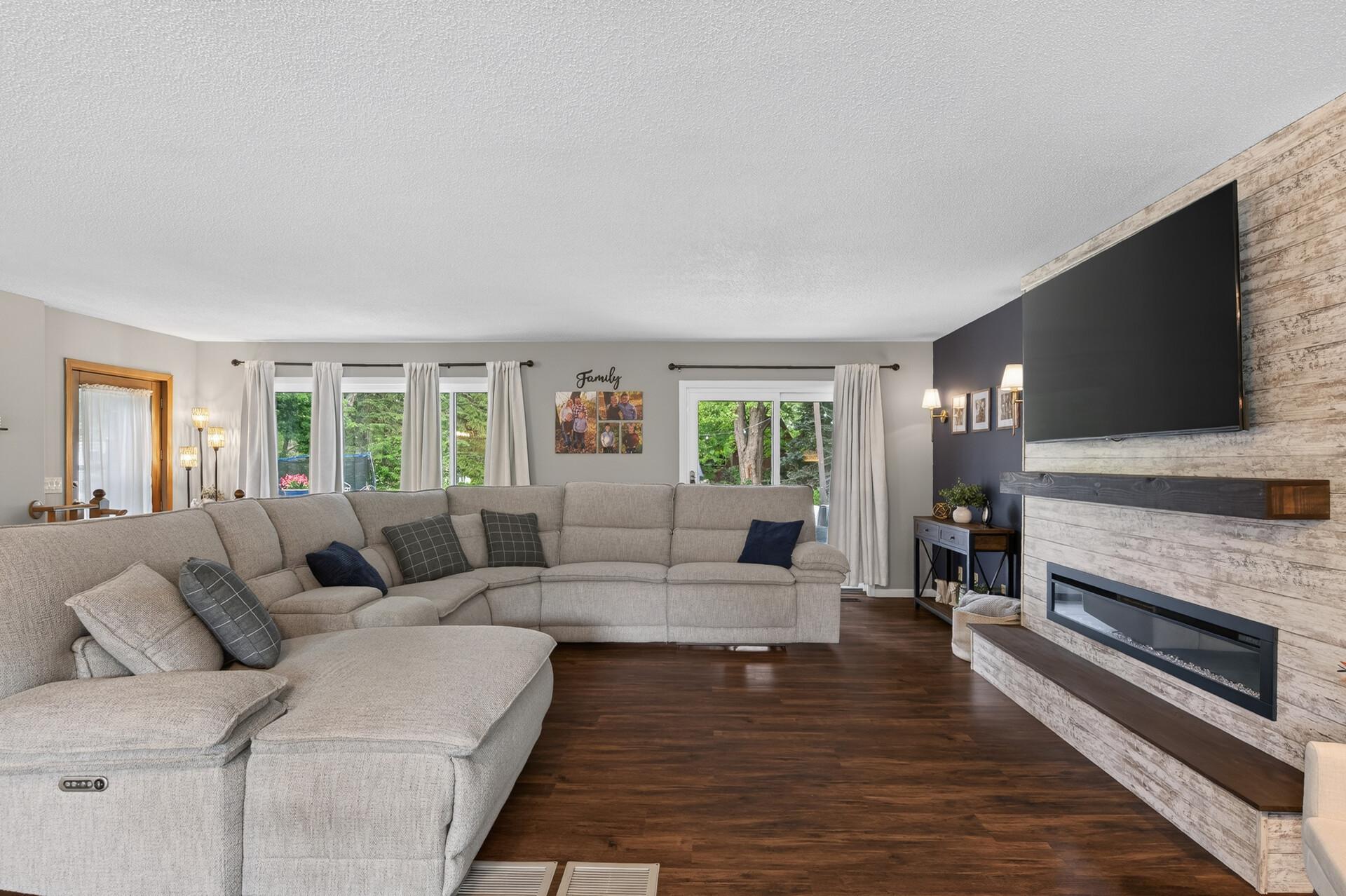 7844 Conroy Way East Inver Grove Heights, MN 55076 - Photo 13 of 43 Gallery Image 13