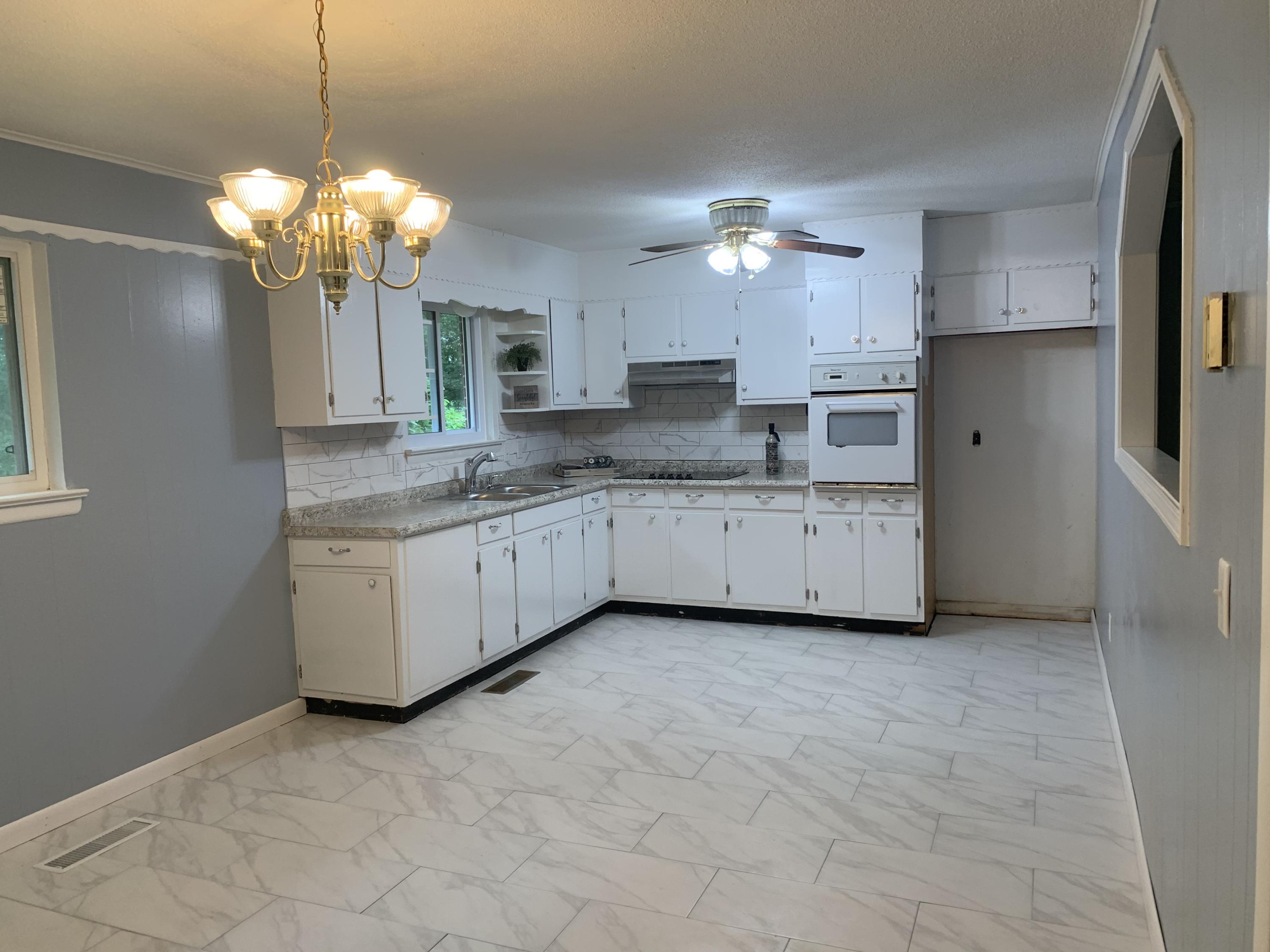 7834 Hancock Road Chattanooga, TN 37416 - Photo 3 of 24 IMG_4852