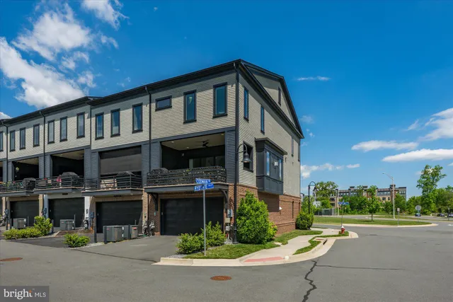 $1,149,000 | 20305 Savin Hill Drive, Ashburn, VA 20147