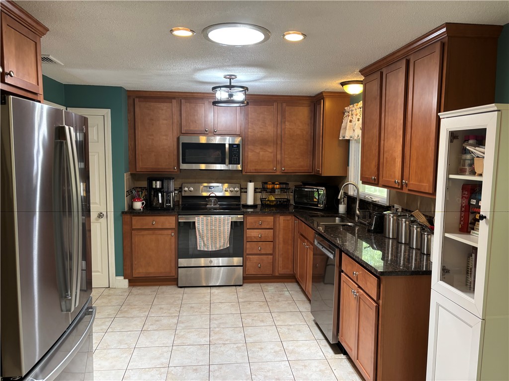 9 Sky View Road North Smithfield, RI 02896 - Photo 10 of 48 Gallery Image 10