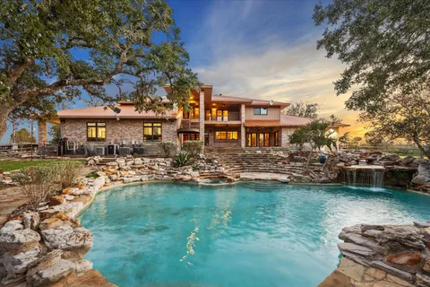 $7,800,000 | 900 Farm To Market 1948, Brenham, TX 77833