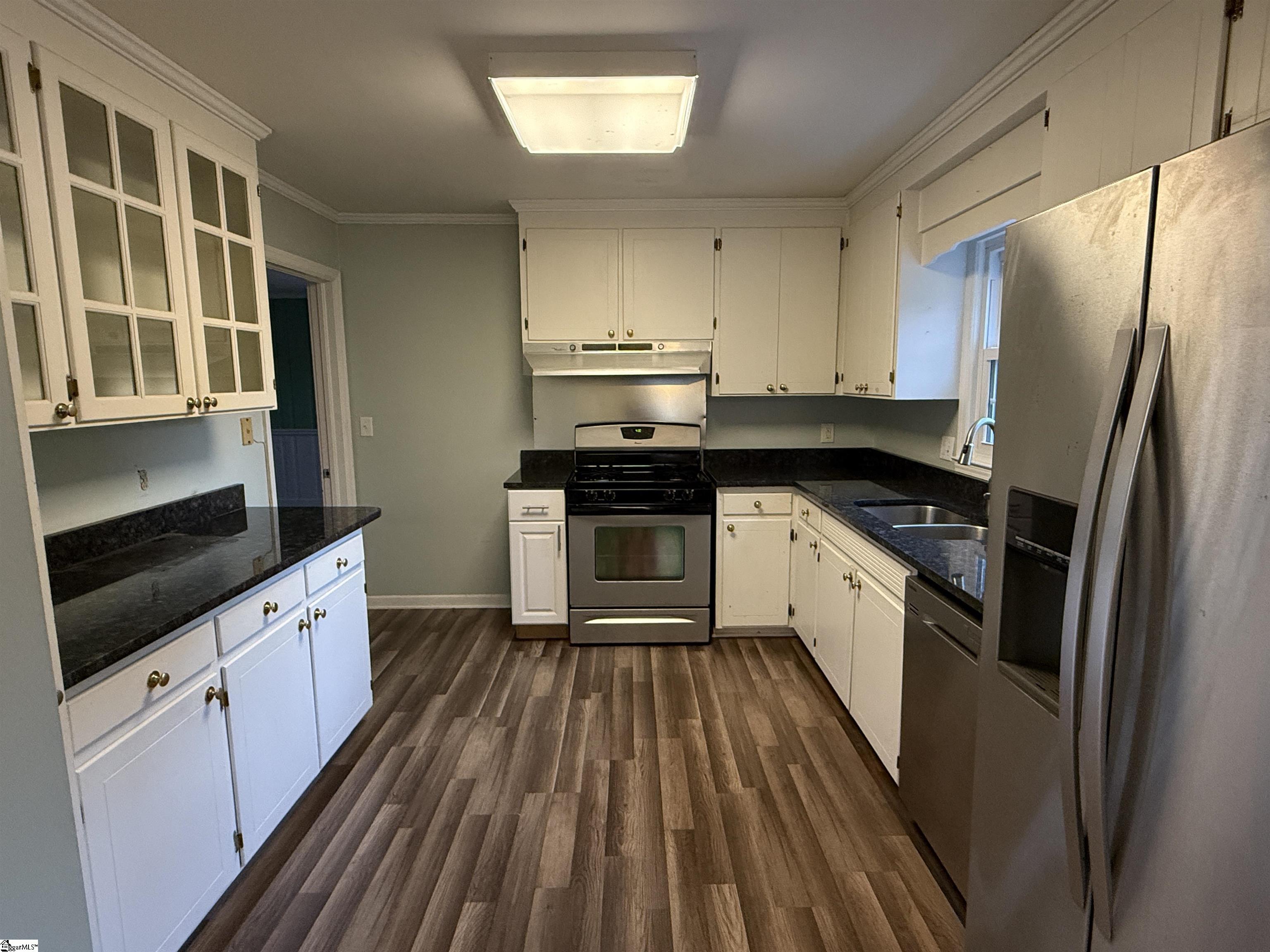 720 Calvert Avenue Clinton, SC 29325 - Photo 10 of 28