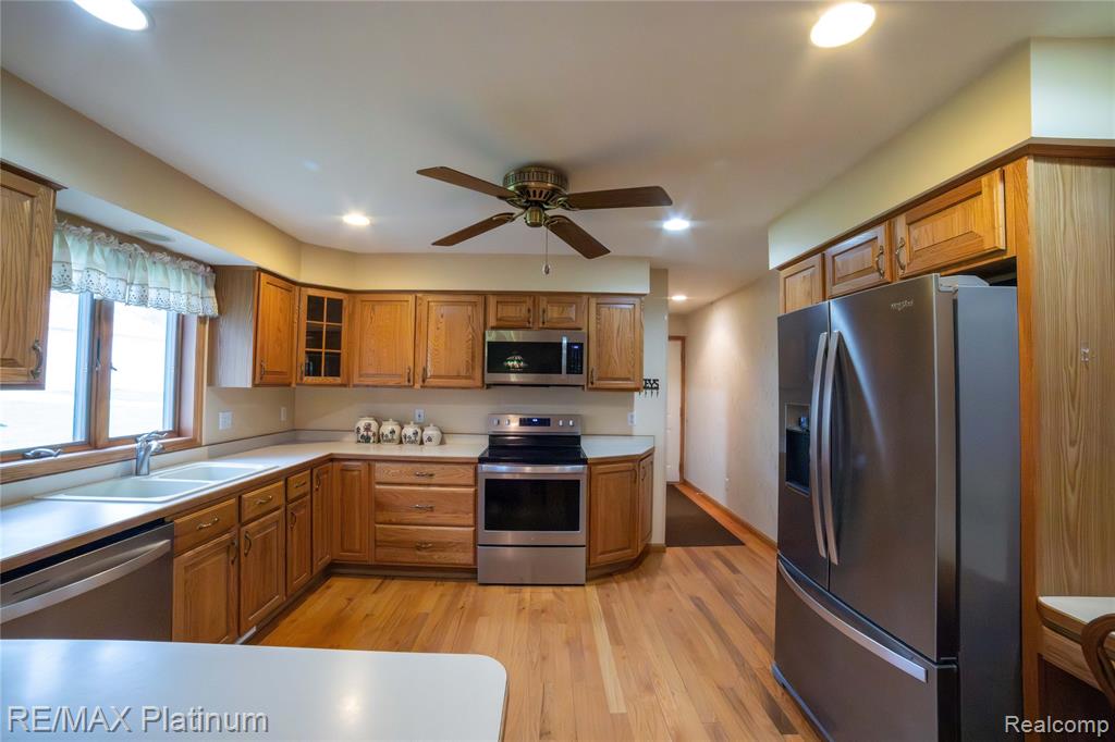 12987 Holtforth Road Fenton, MI 48430 - Photo 5 of 46