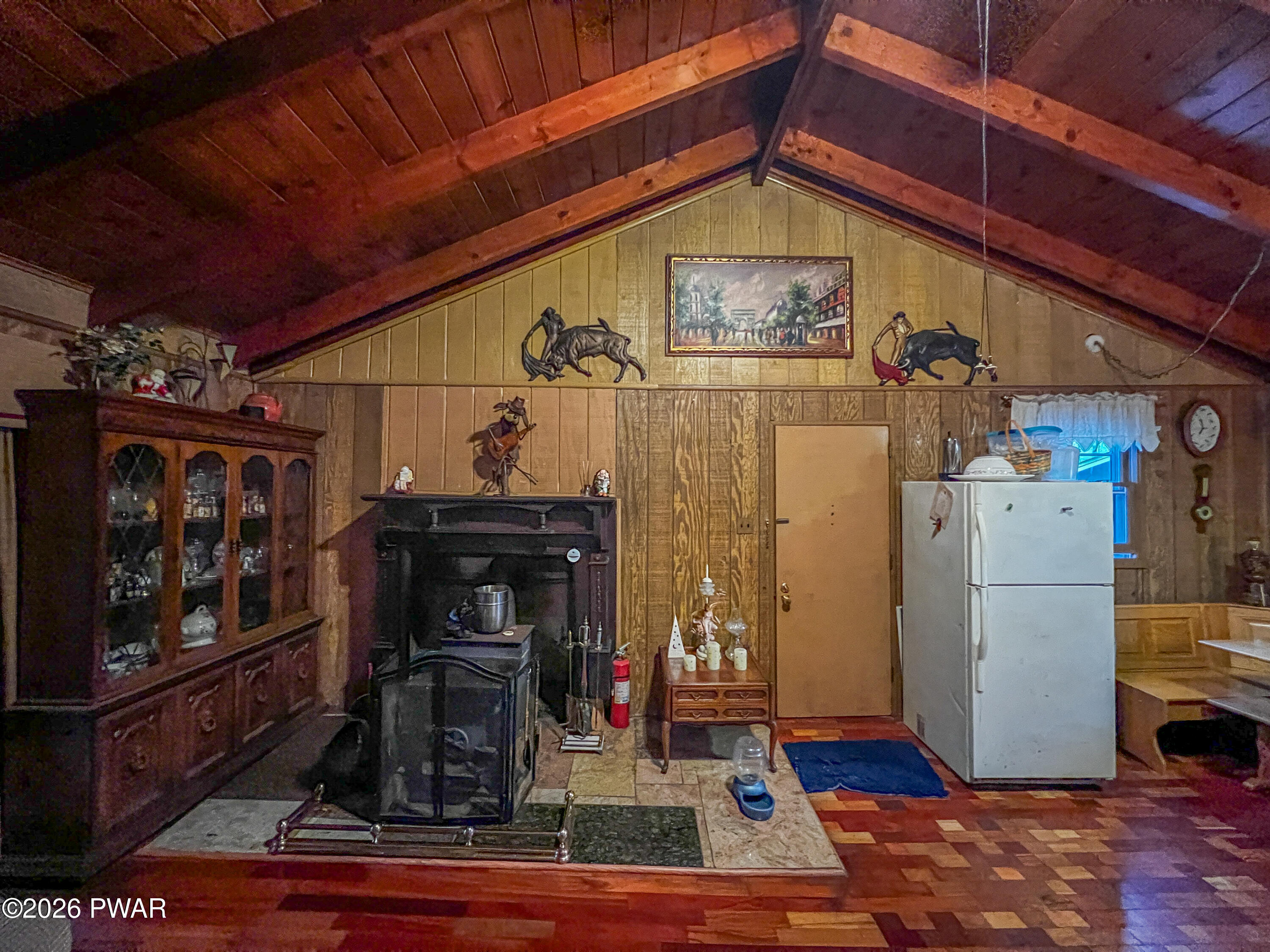 2121 Oaktree Lane Bushkill, PA 18324 - Photo 4 of 27