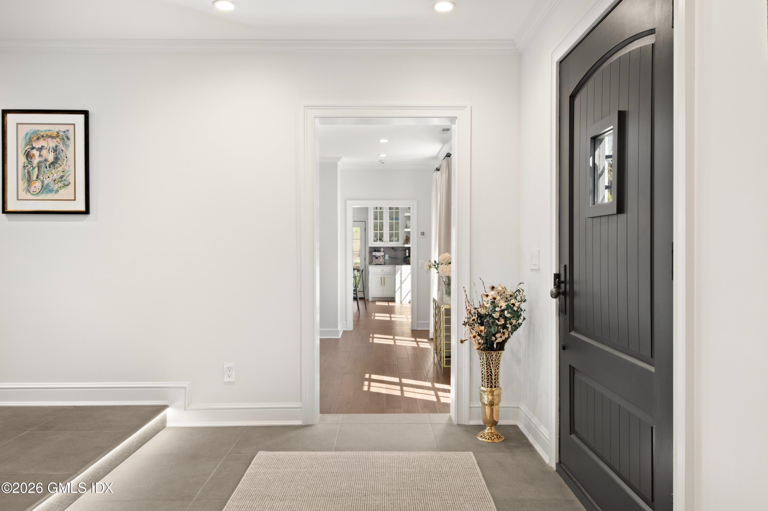 6 Carpenters Brook Road Greenwich, CT 06831 - Photo 11 of 71 5.21 Entry Hall (5)