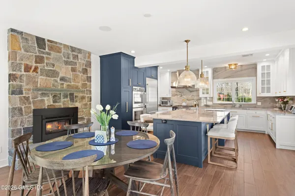 $4,495,000 | 6 Carpenters Brook Road, Greenwich, CT 06831