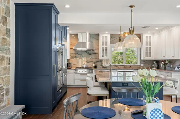 $4,495,000 | 6 Carpenters Brook Road, Greenwich, CT 06831