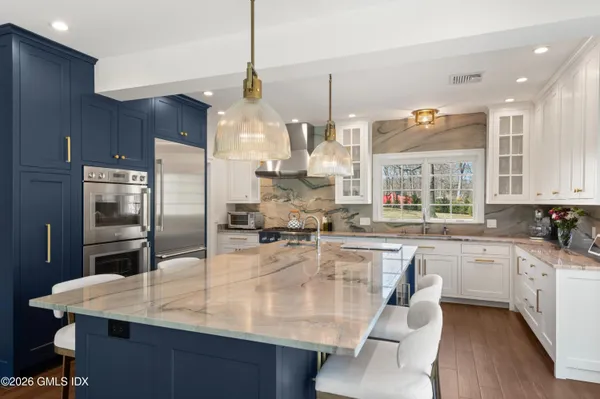 $4,495,000 | 6 Carpenters Brook Road, Greenwich, CT 06831