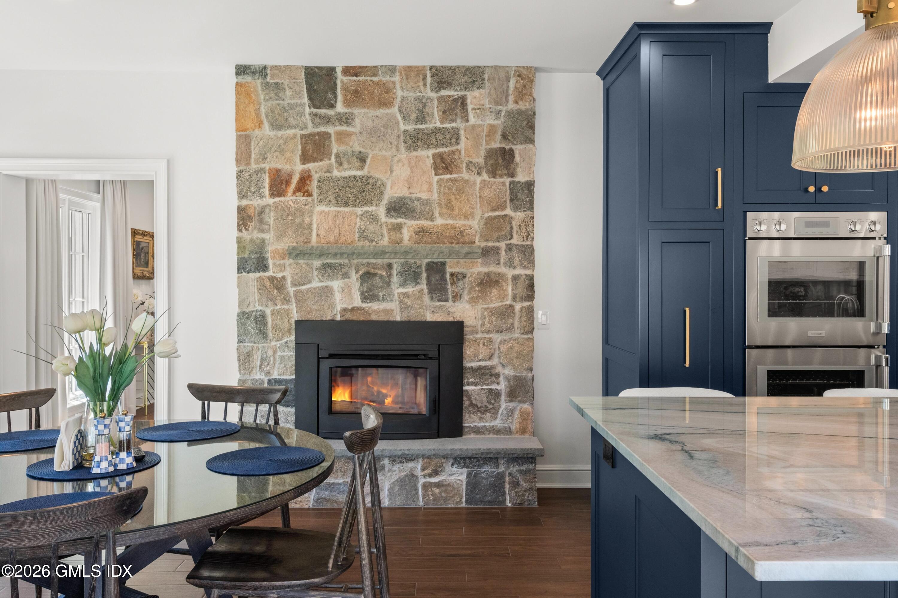 6 Carpenters Brook Road Greenwich, CT 06831 - Photo 22 of 71 6.25 Gourmet Kitchen Breakfast Nook (4)