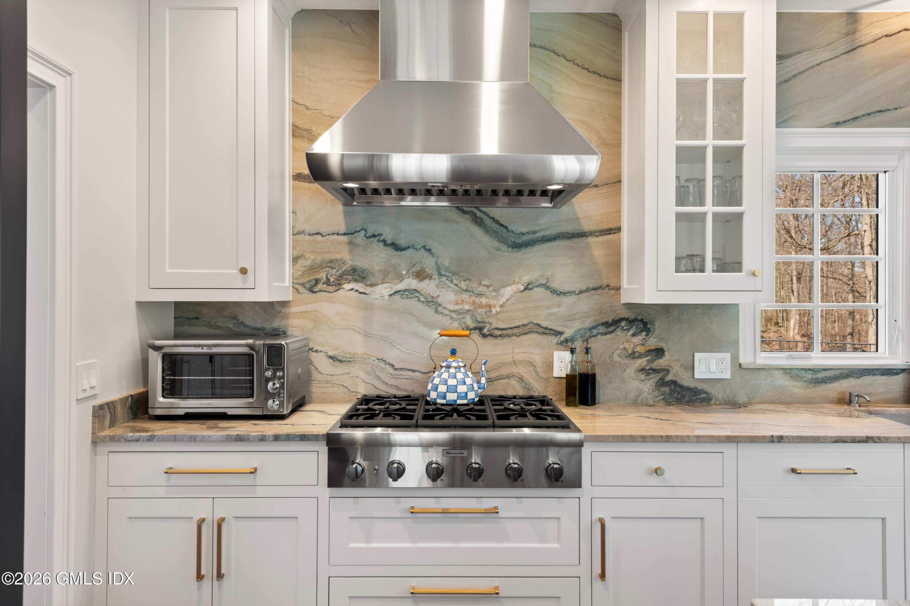 6 Carpenters Brook Road Greenwich, CT 06831 - Photo 24 of 71 6.33 Gourmet Kitchen (5)