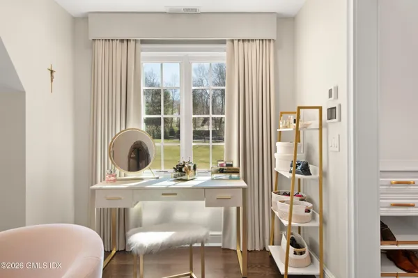 $4,495,000 | 6 Carpenters Brook Road, Greenwich, CT 06831