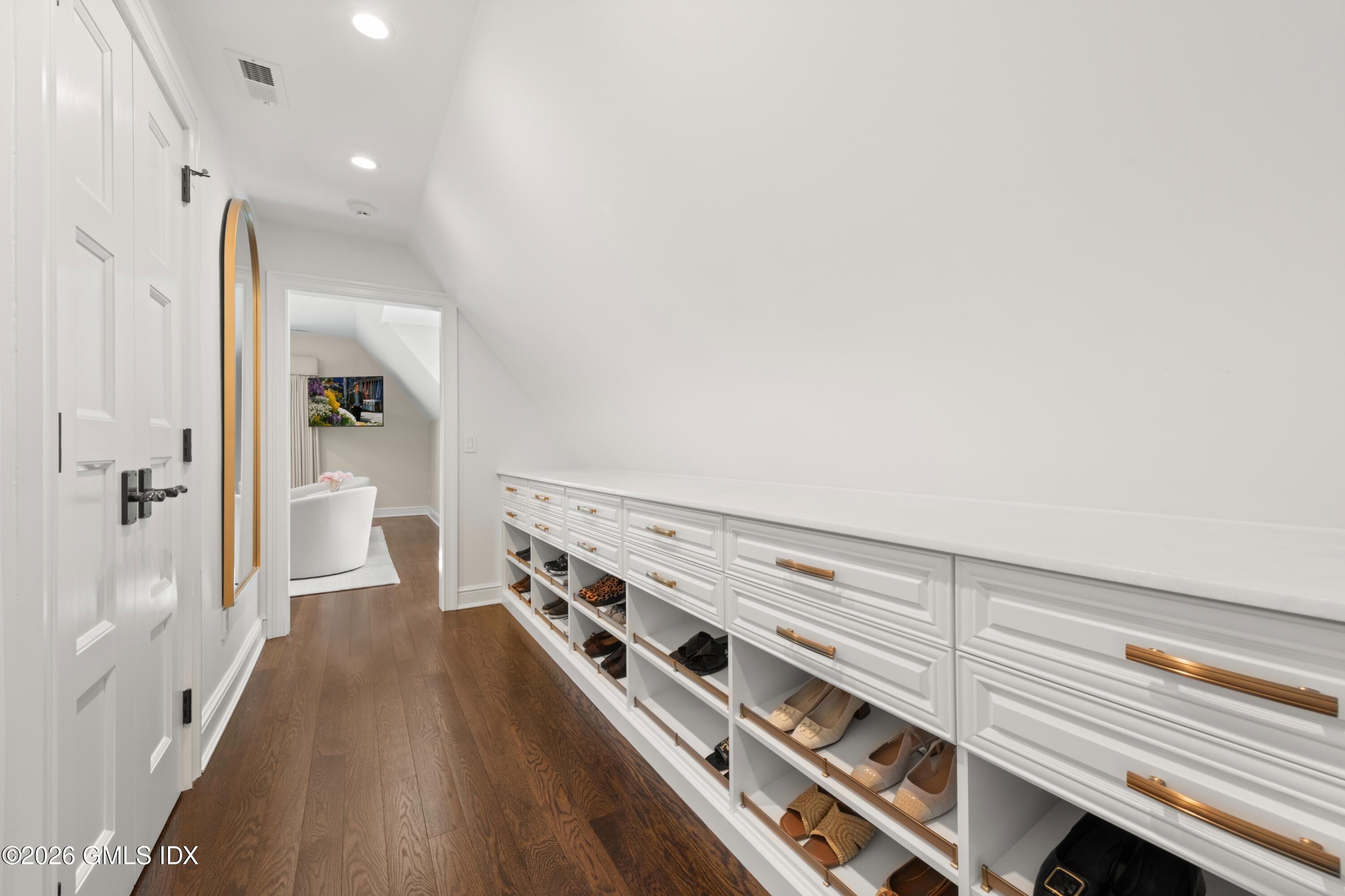 6 Carpenters Brook Road Greenwich, CT 06831 - Photo 36 of 71 11.25 Primary Closet