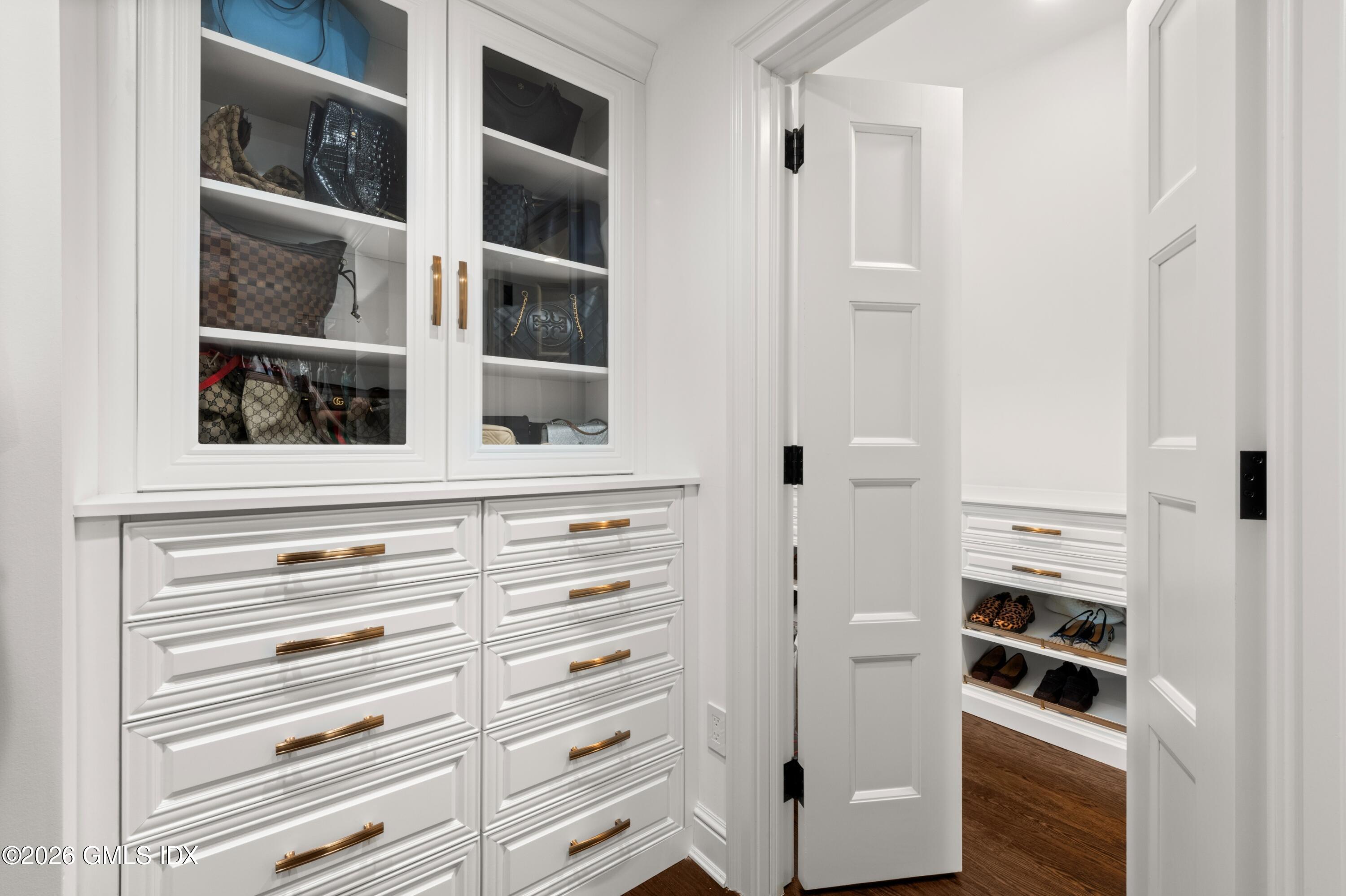 6 Carpenters Brook Road Greenwich, CT 06831 - Photo 37 of 71 11.26 Primary Closet (2)