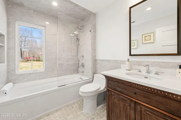 $4,495,000 | 6 Carpenters Brook Road, Greenwich, CT 06831