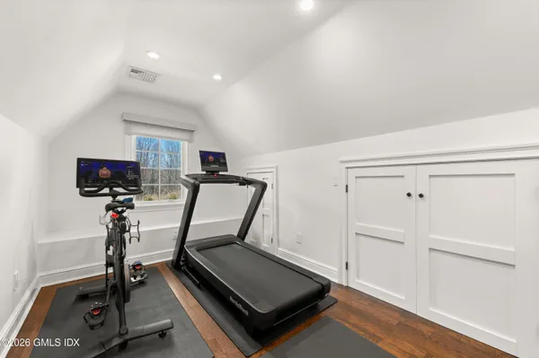 $4,495,000 | 6 Carpenters Brook Road, Greenwich, CT 06831