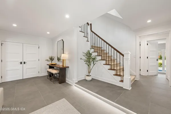 $4,495,000 | 6 Carpenters Brook Road, Greenwich, CT 06831