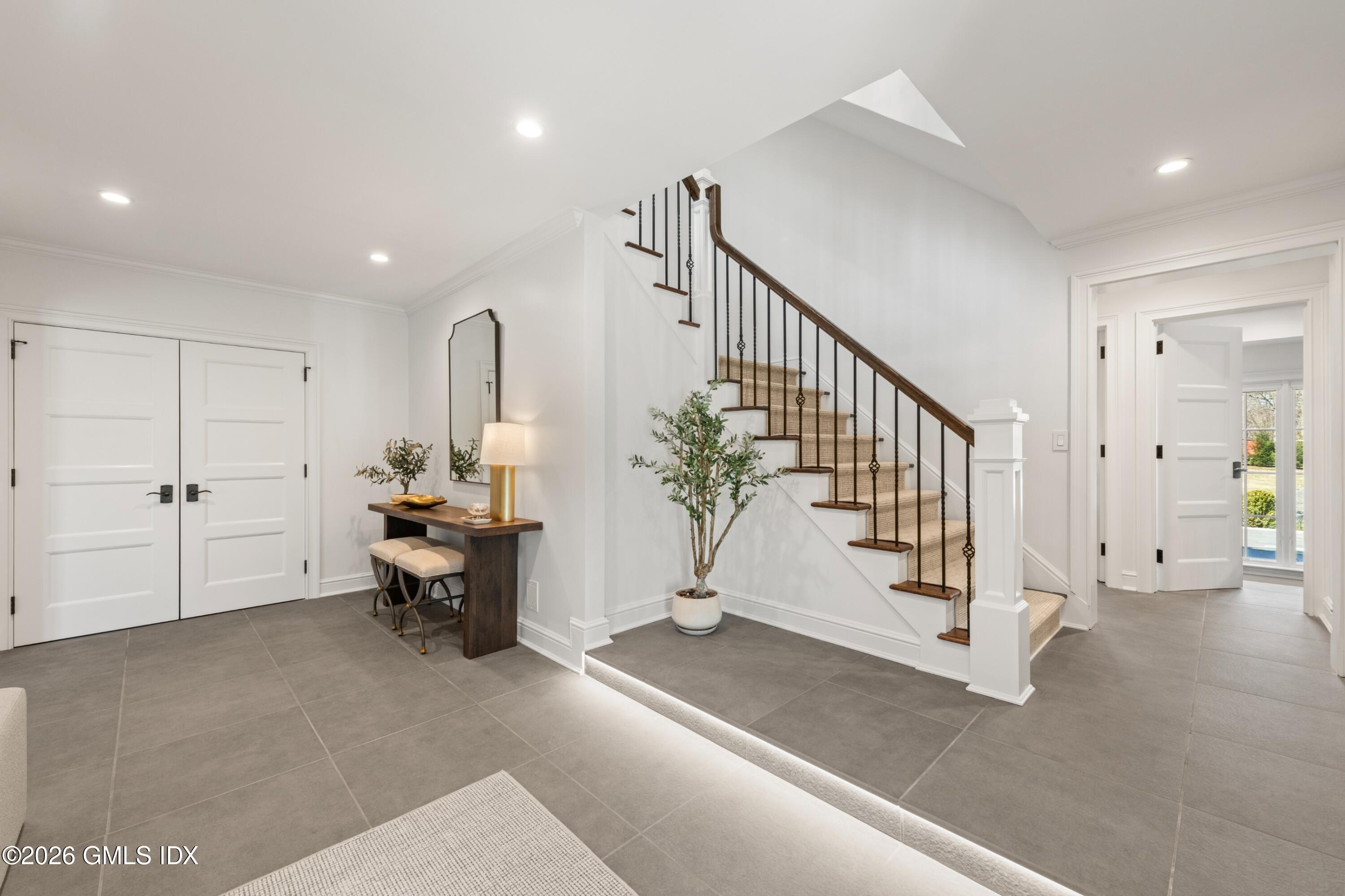 6 Carpenters Brook Road Greenwich, CT 06831 - Photo 10 of 71 5.18 Entry Hall (3)