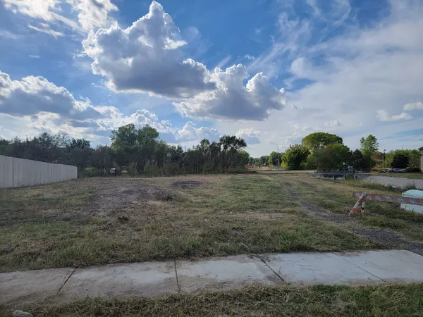 $24,000 | 403 South Sweetwater Road, Maize, KS 67101