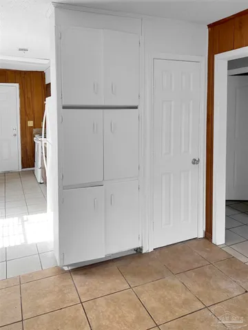 a view of a livingroom with an empty space