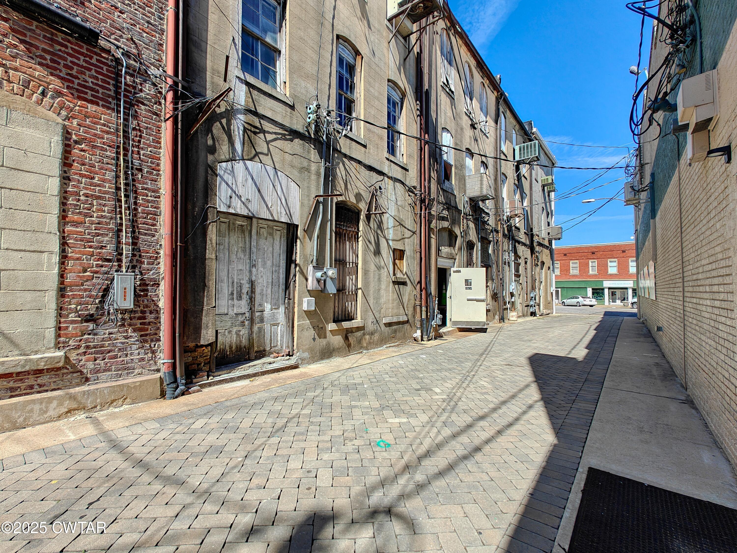 121 North Poplar Street Paris, TN 38242 - Photo 38 of 38 a view of a building with a street