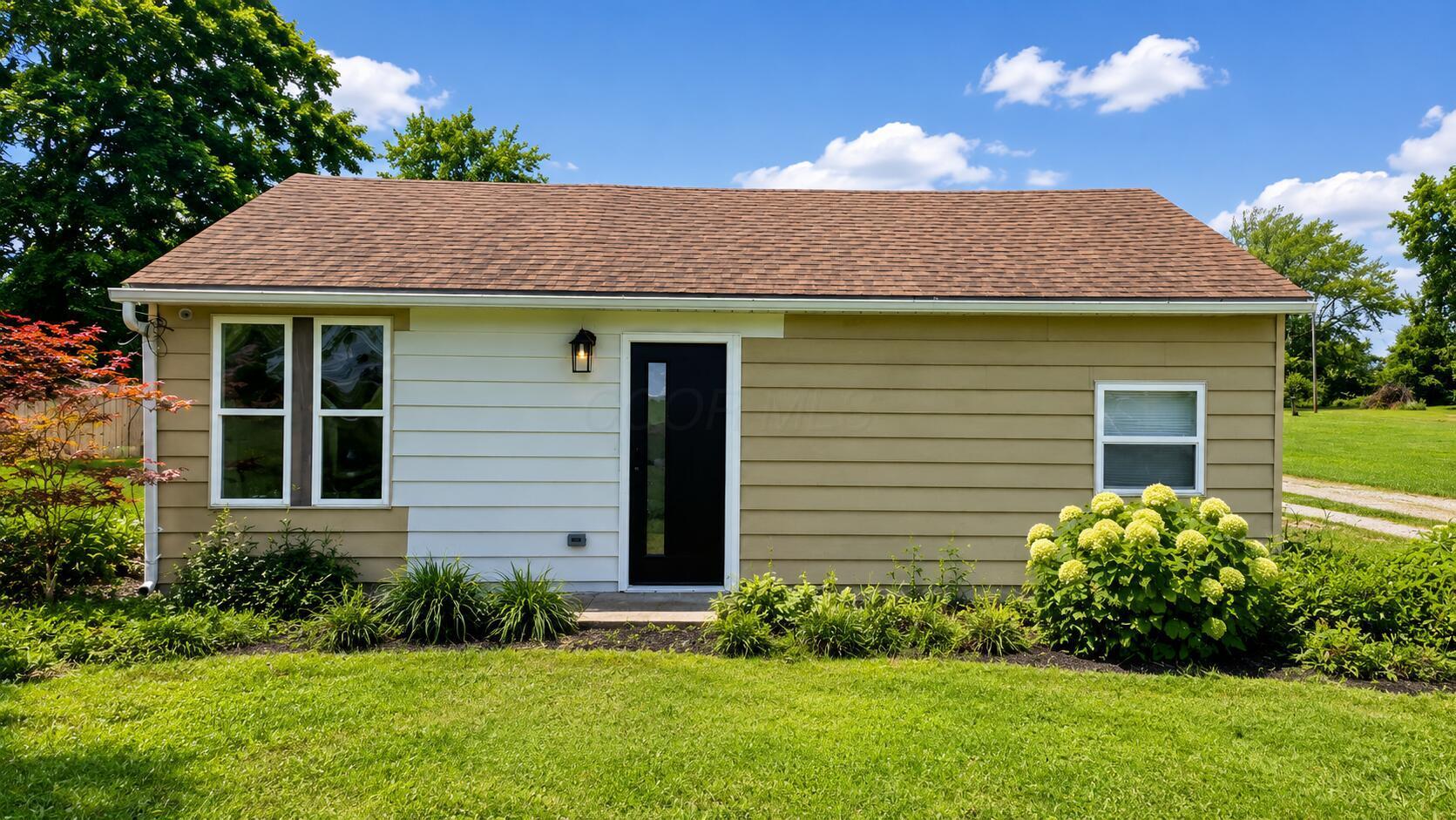 9248 Summit Road Southwest Reynoldsburg, OH 43068 - Photo 2 of 16 cover pic