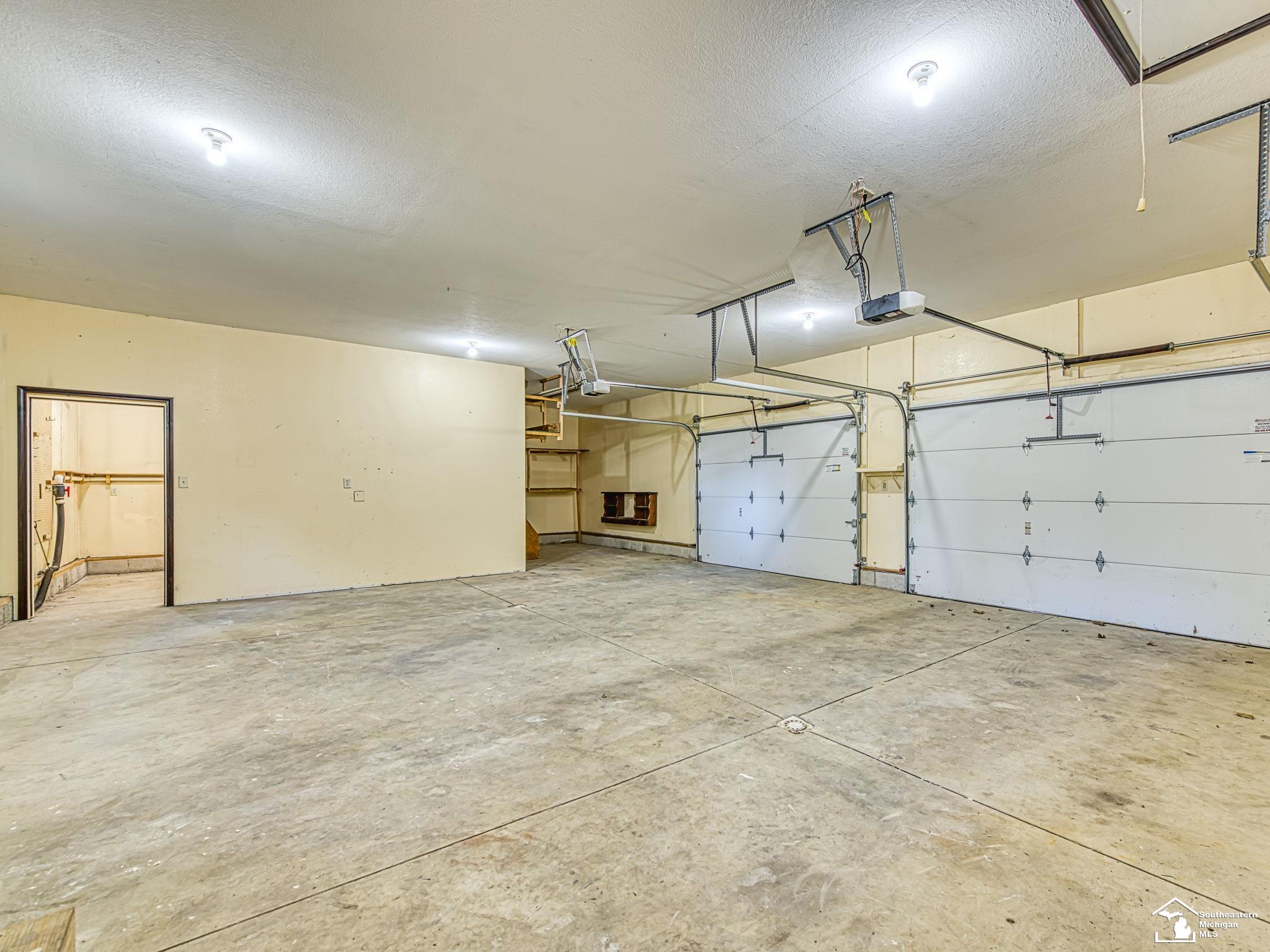 10711 Douglas Road Temperance, MI 48182 - Photo 31 of 41 50192182-c5094912-5005-4469-9b95-4ba2484b8ec1.JPG