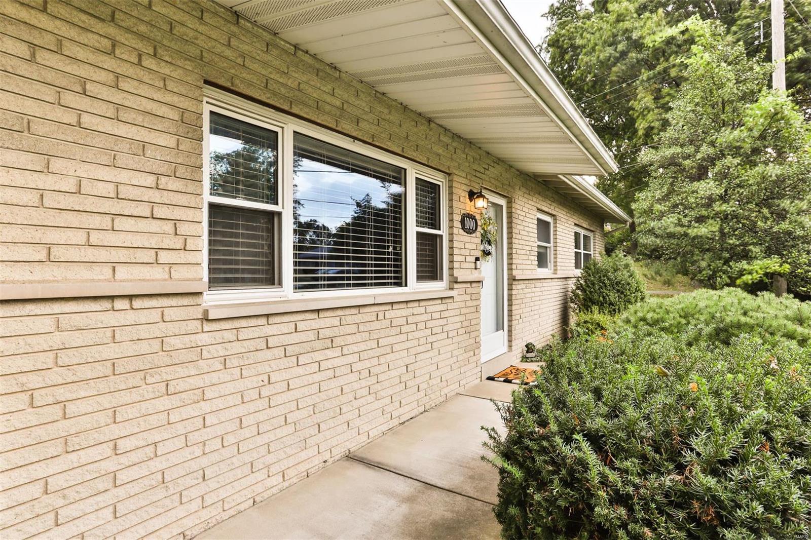 1000 Buckley Road St. Louis, MO 63125 - Photo 3 of 44 Gallery Image 3