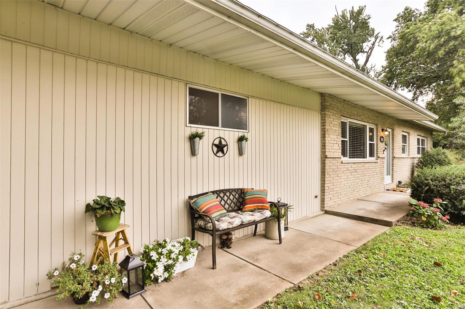 1000 Buckley Road St. Louis, MO 63125 - Photo 4 of 44 Gallery Image 4