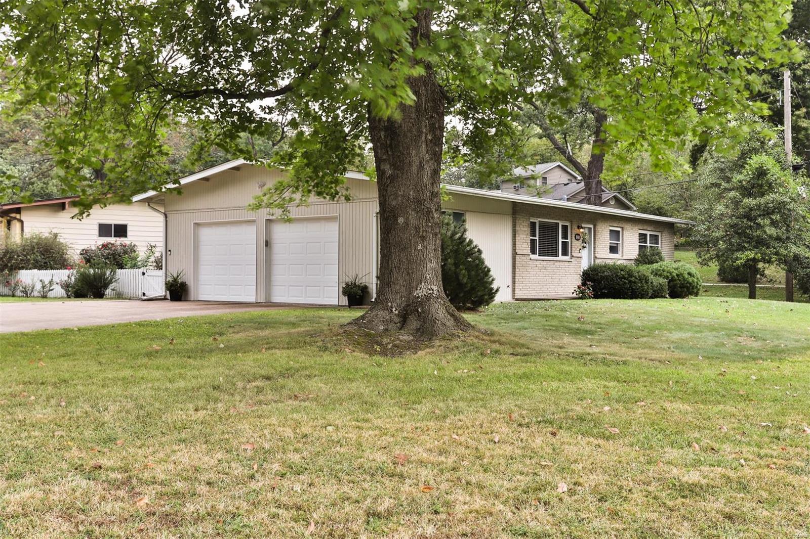 1000 Buckley Road St. Louis, MO 63125 - Photo 5 of 44 Gallery Image 5