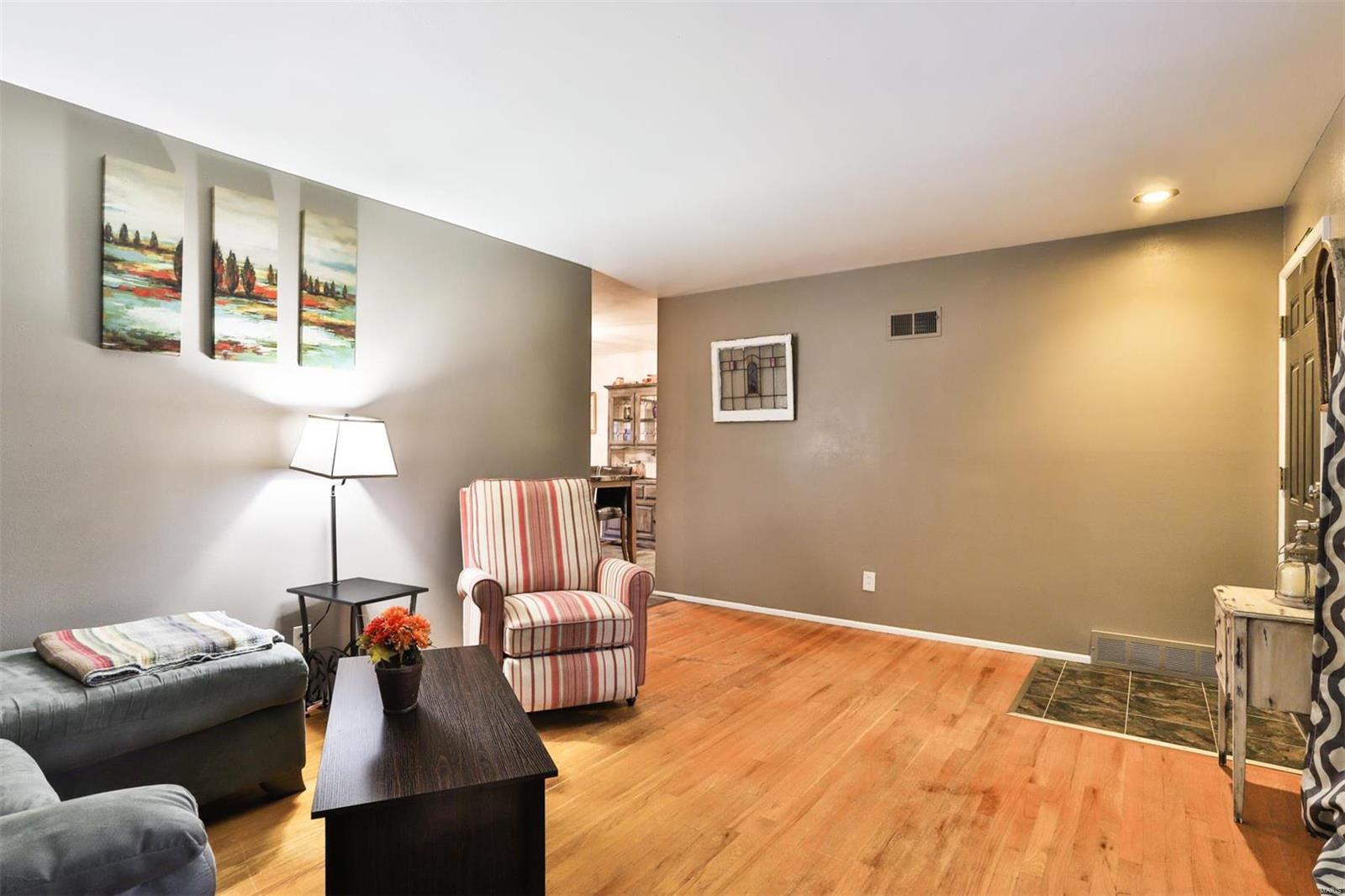 1000 Buckley Road St. Louis, MO 63125 - Photo 10 of 44 Gallery Image 10