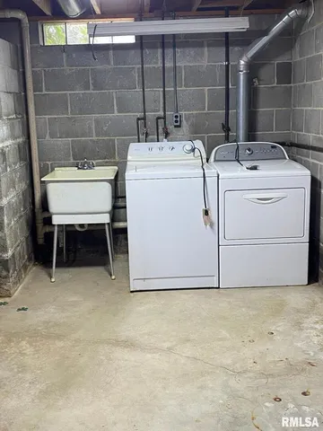 $175,000 | 226 4th Avenue West, Andalusia, IL 61232