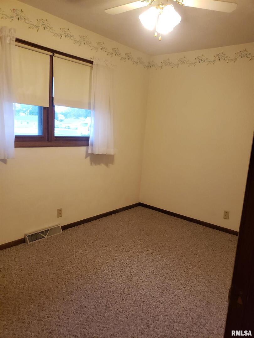 226 4th Avenue West Andalusia, IL 61232 - Photo 8 of 20 a view of a room with a window